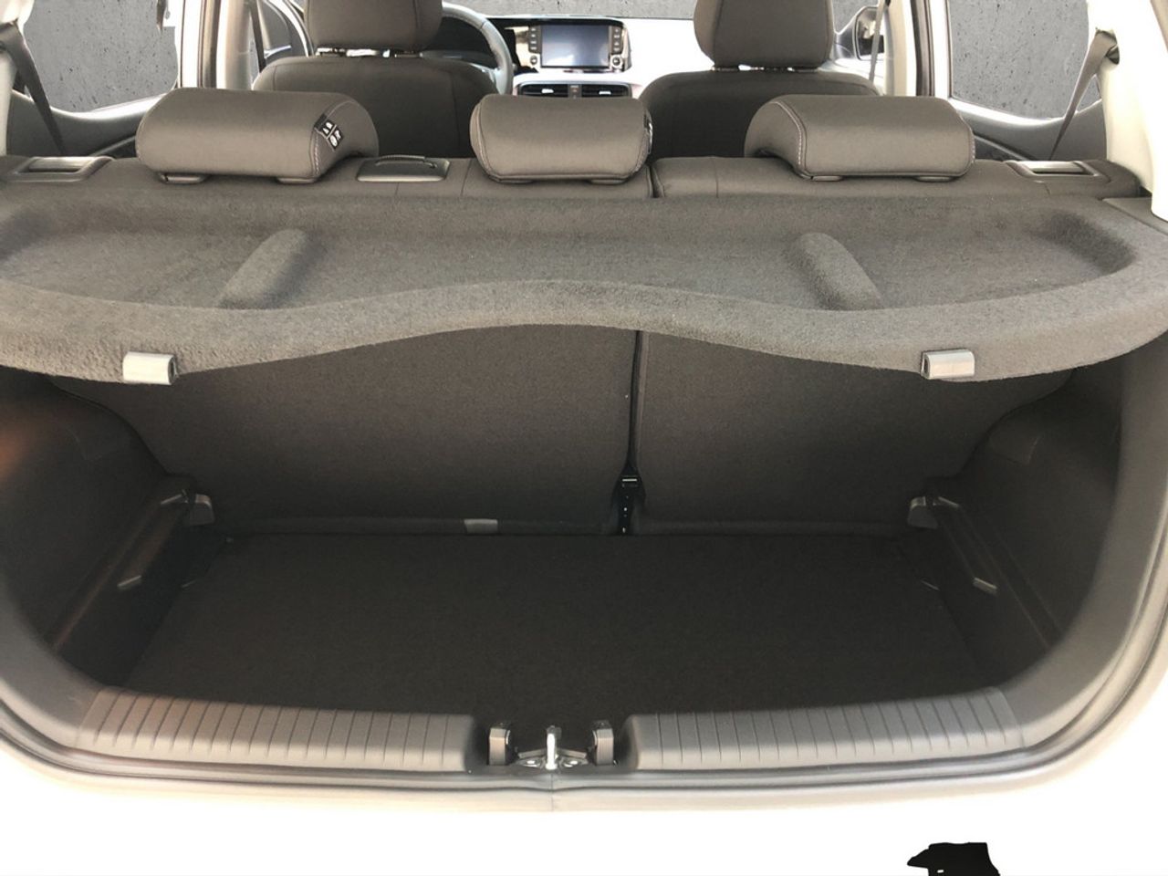 https://csb-strapi-files.fsn1.your-objectstorage.com/inventory-cars/images/b5f2f0ccb7ec317738efd02cebe388db427b582f/13_1280_5372.jpg