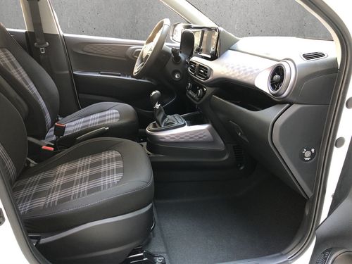 https://csb-strapi-files.fsn1.your-objectstorage.com/inventory-cars/images/b5f2f0ccb7ec317738efd02cebe388db427b582f/15_500_6942.jpg