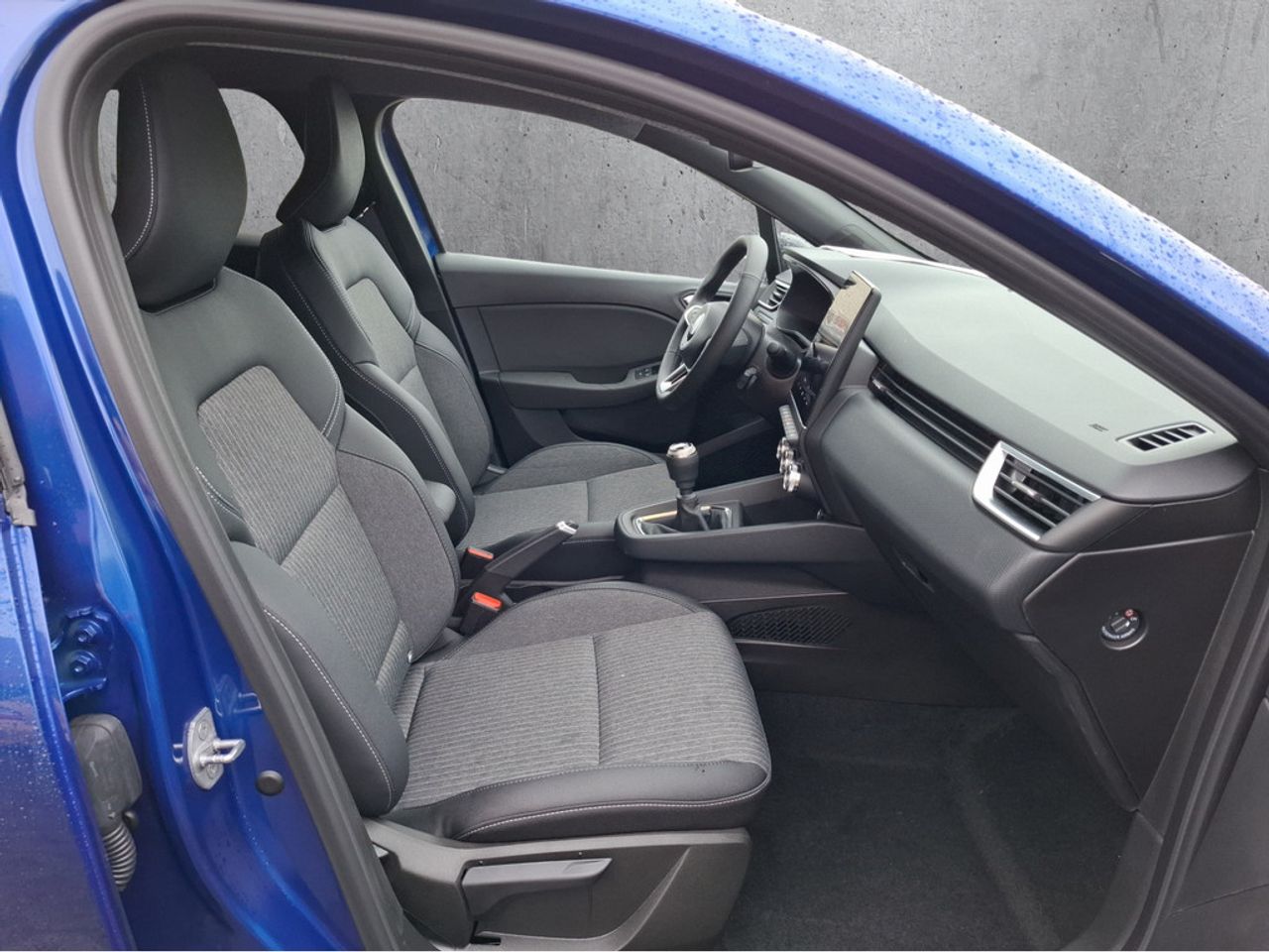 https://csb-strapi-files.fsn1.your-objectstorage.com/inventory-cars/images/b8d64a5bf7d8e25491c95f0168c83039b828f380/19_1280_2948.jpg