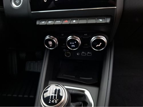 https://csb-strapi-files.fsn1.your-objectstorage.com/inventory-cars/images/b8d64a5bf7d8e25491c95f0168c83039b828f380/20_500_5730.jpg