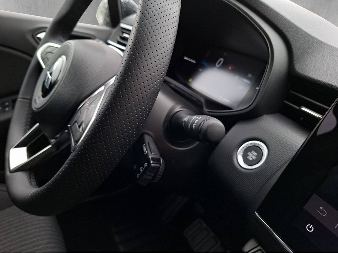 https://csb-strapi-files.fsn1.your-objectstorage.com/inventory-cars/images/b8d64a5bf7d8e25491c95f0168c83039b828f380/21_1280_3933.jpg