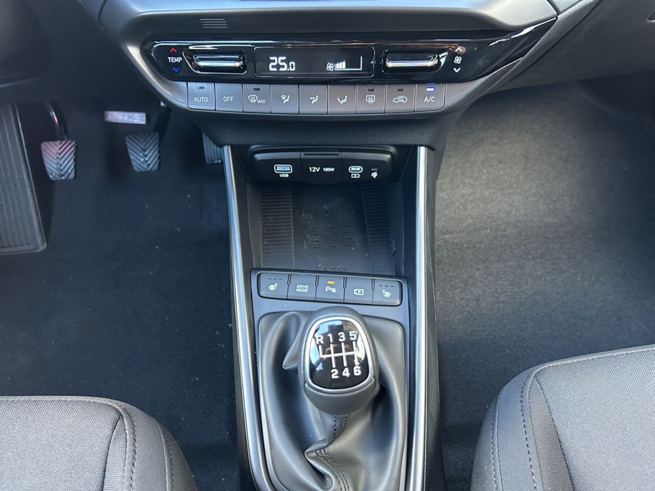 https://csb-strapi-files.fsn1.your-objectstorage.com/inventory-cars/images/ba2d186bef1b17dc401a19f53efd7e20e5819de6/18_1280_1365.jpg