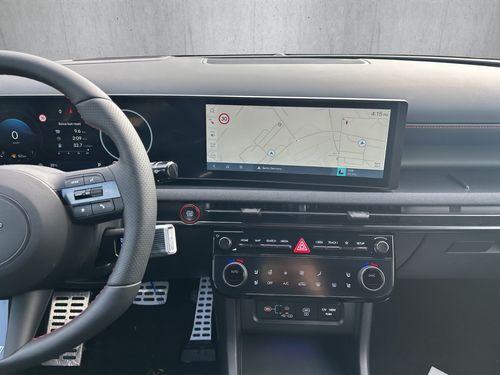 https://csb-strapi-files.fsn1.your-objectstorage.com/inventory-cars/images/bb19368a5538fbd8b2479cf145f54221bc4cc840/17_500_8811.jpg