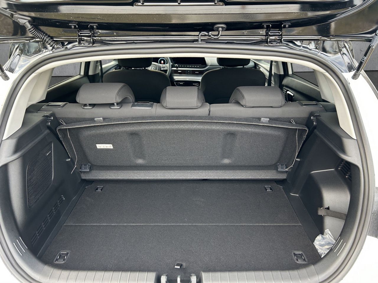 https://csb-strapi-files.fsn1.your-objectstorage.com/inventory-cars/images/bba1f2dc15f9597fa36e9367cb25f031e73187e4/18_1280_2954.jpg