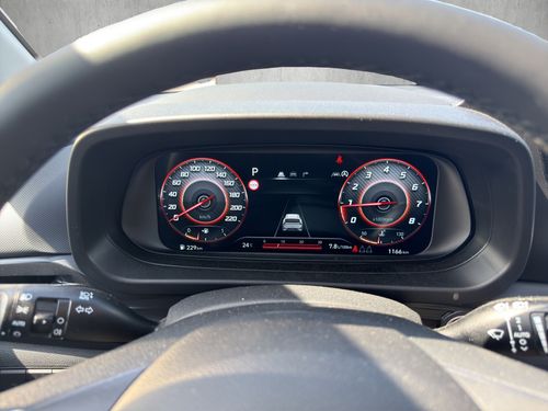 https://csb-strapi-files.fsn1.your-objectstorage.com/inventory-cars/images/bbcbc4daeb5469529c1961306b634f828e2c5264/17_500_4864.jpg