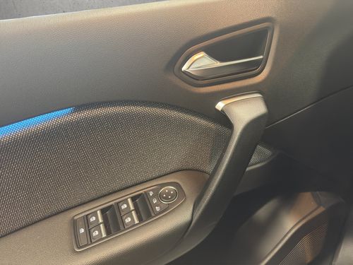 https://csb-strapi-files.fsn1.your-objectstorage.com/inventory-cars/images/bc261e9a2cf0bc653209f8a4c67099de1c22e689/13_500_4478.jpg