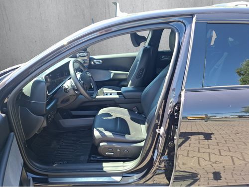 https://csb-strapi-files.fsn1.your-objectstorage.com/inventory-cars/images/bc39f0b858d8ef72036dbbf4dfb49d4c595221f1/9_500_7092.jpg