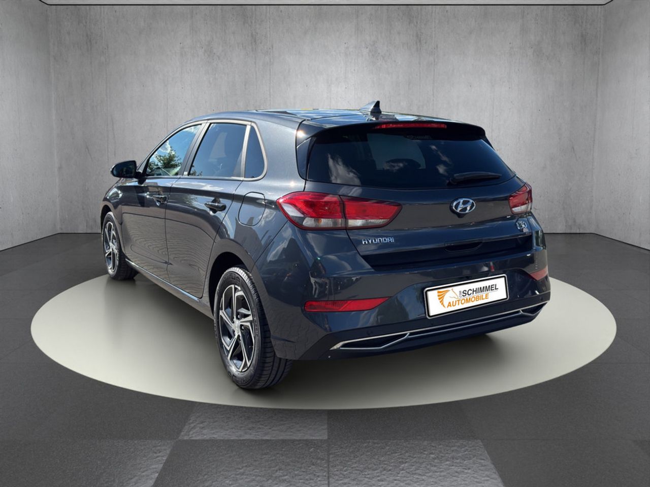 https://csb-strapi-files.fsn1.your-objectstorage.com/inventory-cars/images/bc618eaee50815adbf37c5e20f75e228c279fa81/3_1280_3586.jpg