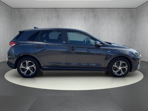 https://csb-strapi-files.fsn1.your-objectstorage.com/inventory-cars/images/bc618eaee50815adbf37c5e20f75e228c279fa81/7_500_6412.jpg