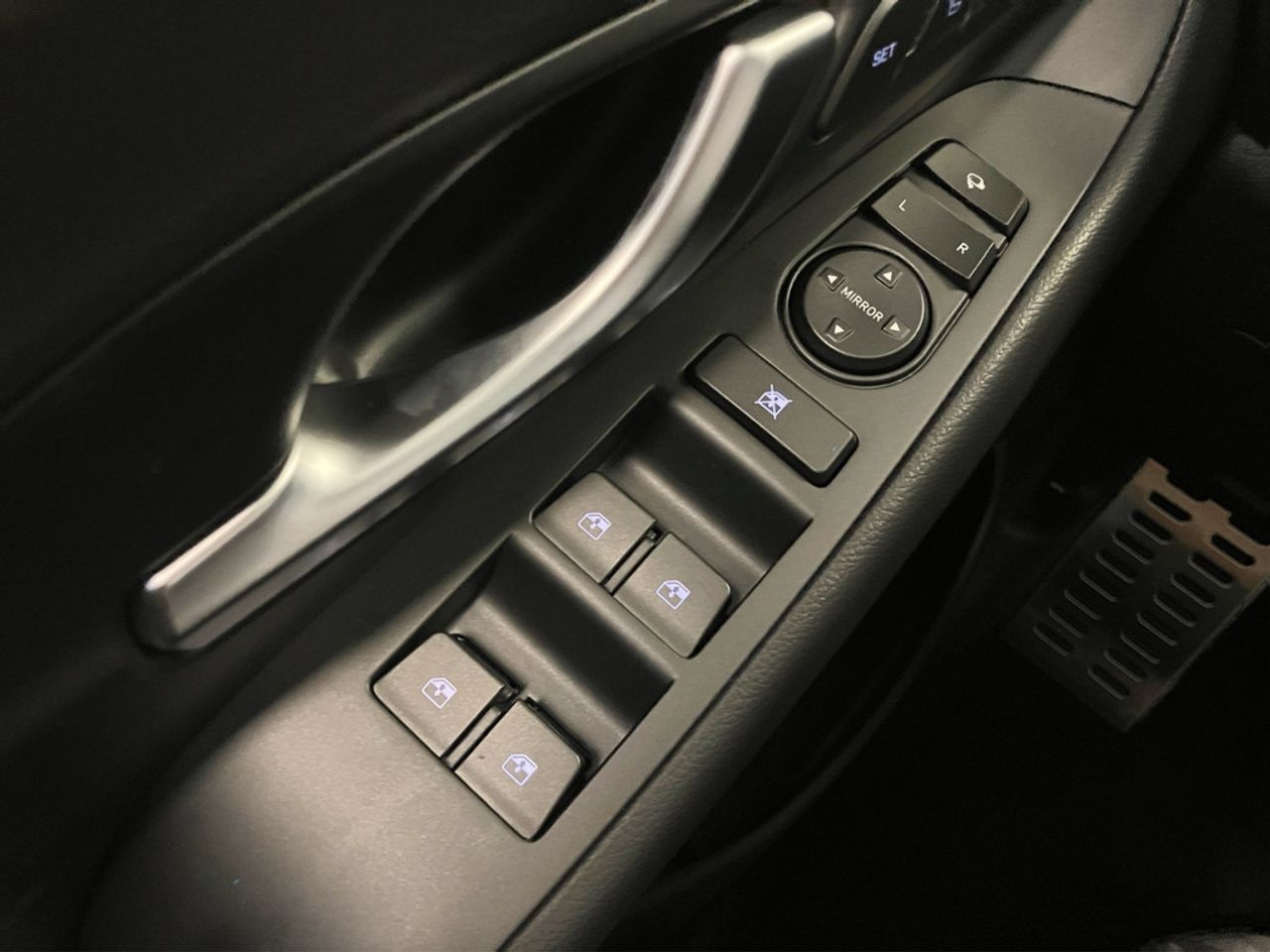 https://csb-strapi-files.fsn1.your-objectstorage.com/inventory-cars/images/bd0f1ebe8235303d1137d722e56be8f8719bb021/13_1280_7485.jpg