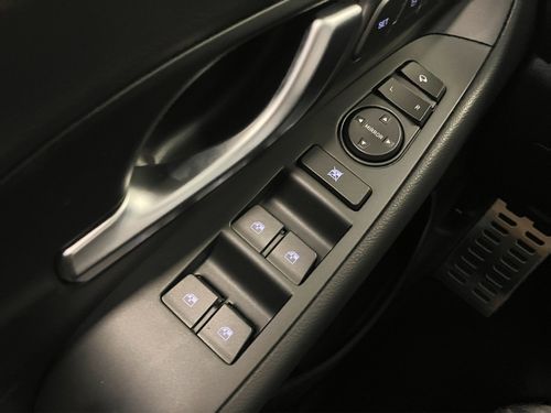 https://csb-strapi-files.fsn1.your-objectstorage.com/inventory-cars/images/bd0f1ebe8235303d1137d722e56be8f8719bb021/13_500_7787.jpg