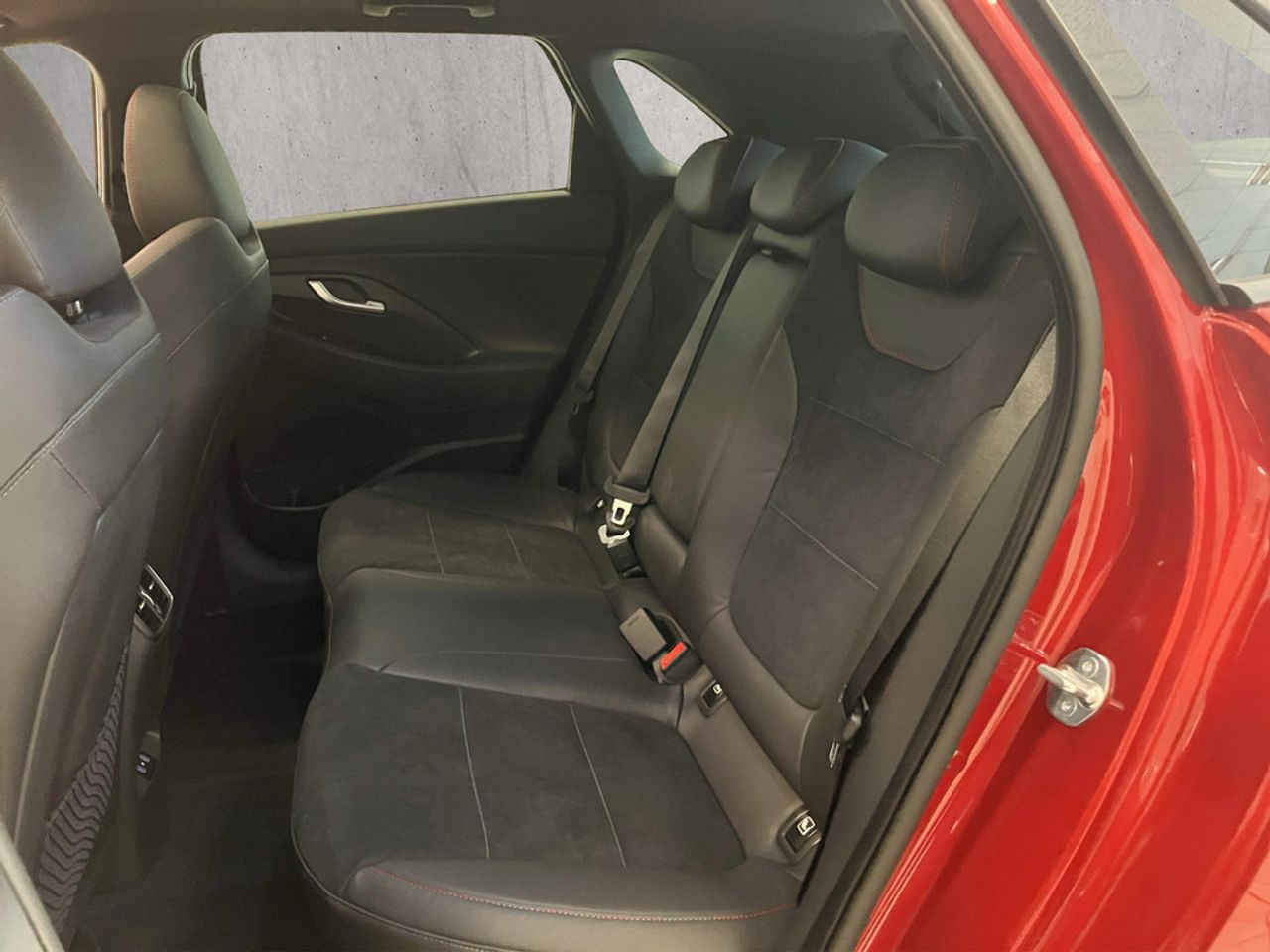 https://csb-strapi-files.fsn1.your-objectstorage.com/inventory-cars/images/bd0f1ebe8235303d1137d722e56be8f8719bb021/15_1280_1967.jpg