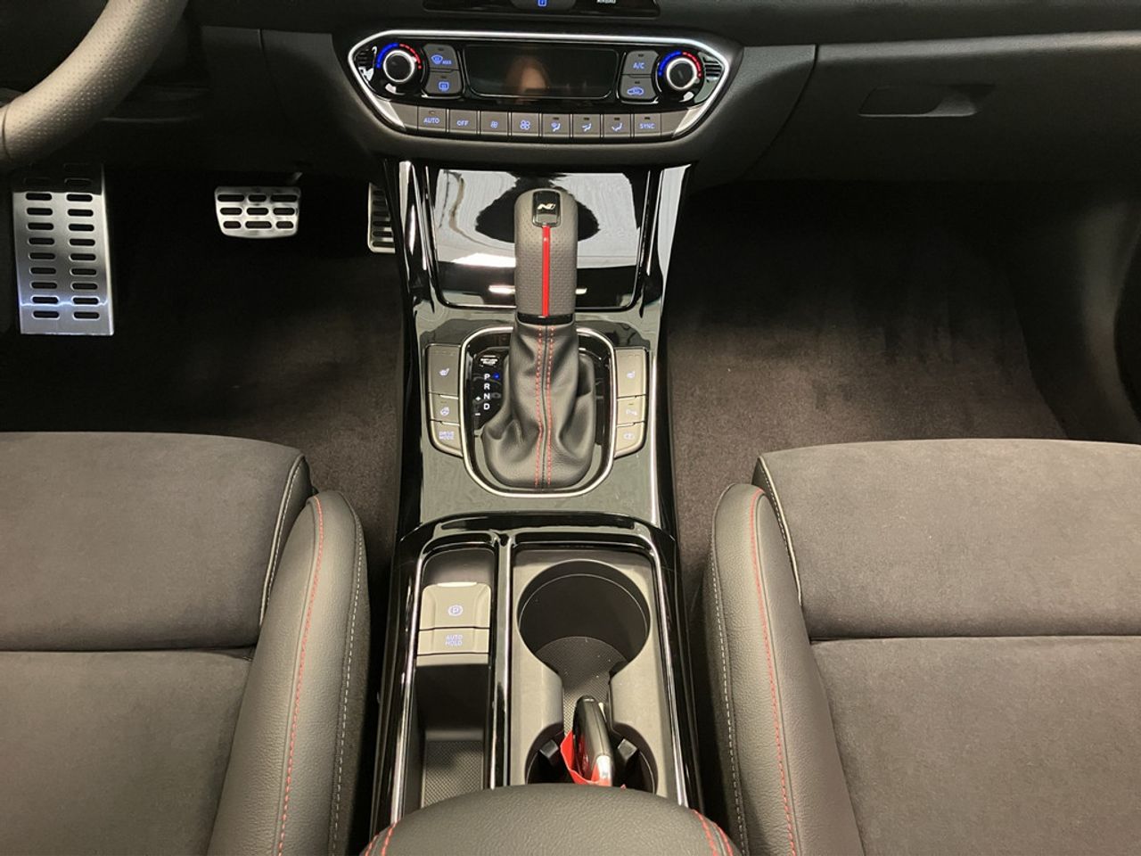 https://csb-strapi-files.fsn1.your-objectstorage.com/inventory-cars/images/bd0f1ebe8235303d1137d722e56be8f8719bb021/17_1280_8590.jpg