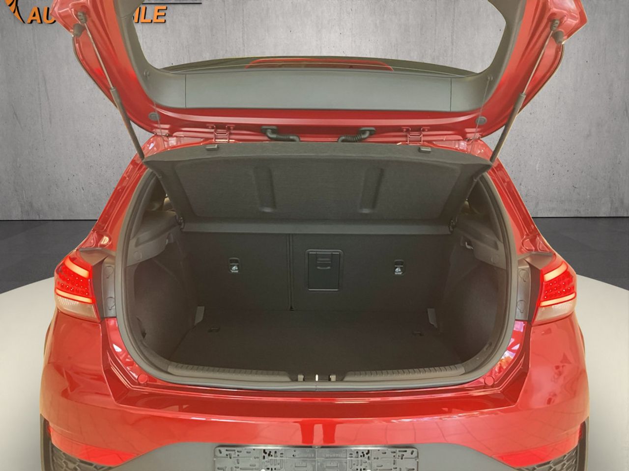 https://csb-strapi-files.fsn1.your-objectstorage.com/inventory-cars/images/bd0f1ebe8235303d1137d722e56be8f8719bb021/18_1280_9779.jpg