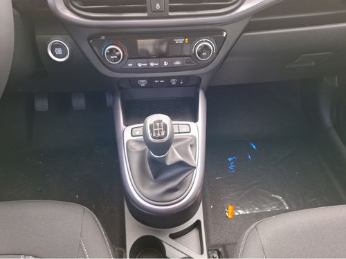 https://csb-strapi-files.fsn1.your-objectstorage.com/inventory-cars/images/bd0f49d1033b79775a17f32187a003c25be5fb4d/16_500_1131.jpg