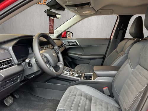 https://csb-strapi-files.fsn1.your-objectstorage.com/inventory-cars/images/be11fe0ba5862037de51fabb4d97b461c498e32c/6_500_8919.jpg