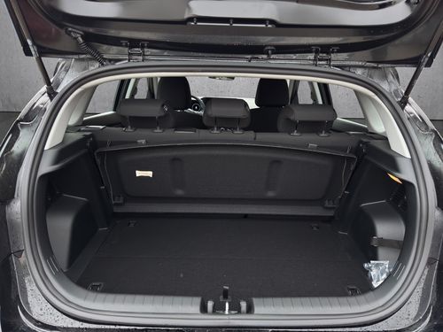 https://csb-strapi-files.fsn1.your-objectstorage.com/inventory-cars/images/be5b3763fe7afe4a6622e383ba07575cb0590756/5_500_7404.jpg