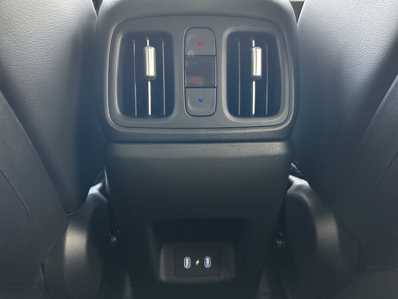 https://csb-strapi-files.fsn1.your-objectstorage.com/inventory-cars/images/be5cb6c462ad4c1416b62571cc4c2c1e5014a452/33_1280_9767.jpg