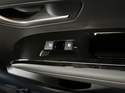 https://csb-strapi-files.fsn1.your-objectstorage.com/inventory-cars/images/be5cb6c462ad4c1416b62571cc4c2c1e5014a452/34_500_1379.jpg