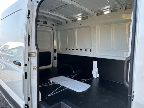 https://csb-strapi-files.fsn1.your-objectstorage.com/inventory-cars/images/bf92eee6db113be99121c7b356f5609fcbcdbc42/12_500_3159.jpg