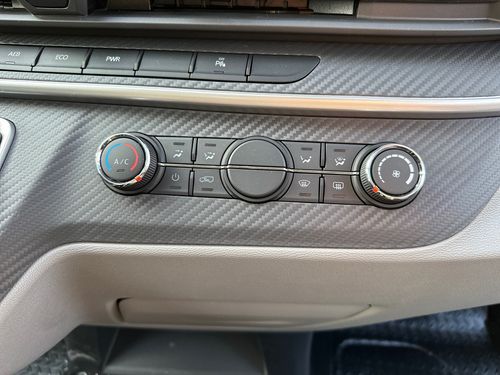 https://csb-strapi-files.fsn1.your-objectstorage.com/inventory-cars/images/bf92eee6db113be99121c7b356f5609fcbcdbc42/14_500_3298.jpg