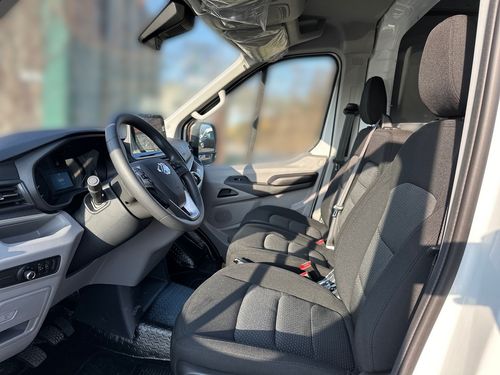 https://csb-strapi-files.fsn1.your-objectstorage.com/inventory-cars/images/bf92eee6db113be99121c7b356f5609fcbcdbc42/6_500_4199.jpg