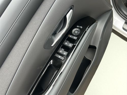 https://csb-strapi-files.fsn1.your-objectstorage.com/inventory-cars/images/c02454cafe197d7372e105384fdfc4a09d4dffe8/11_500_2759.jpg