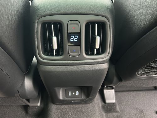 https://csb-strapi-files.fsn1.your-objectstorage.com/inventory-cars/images/c02454cafe197d7372e105384fdfc4a09d4dffe8/30_500_1183.jpg