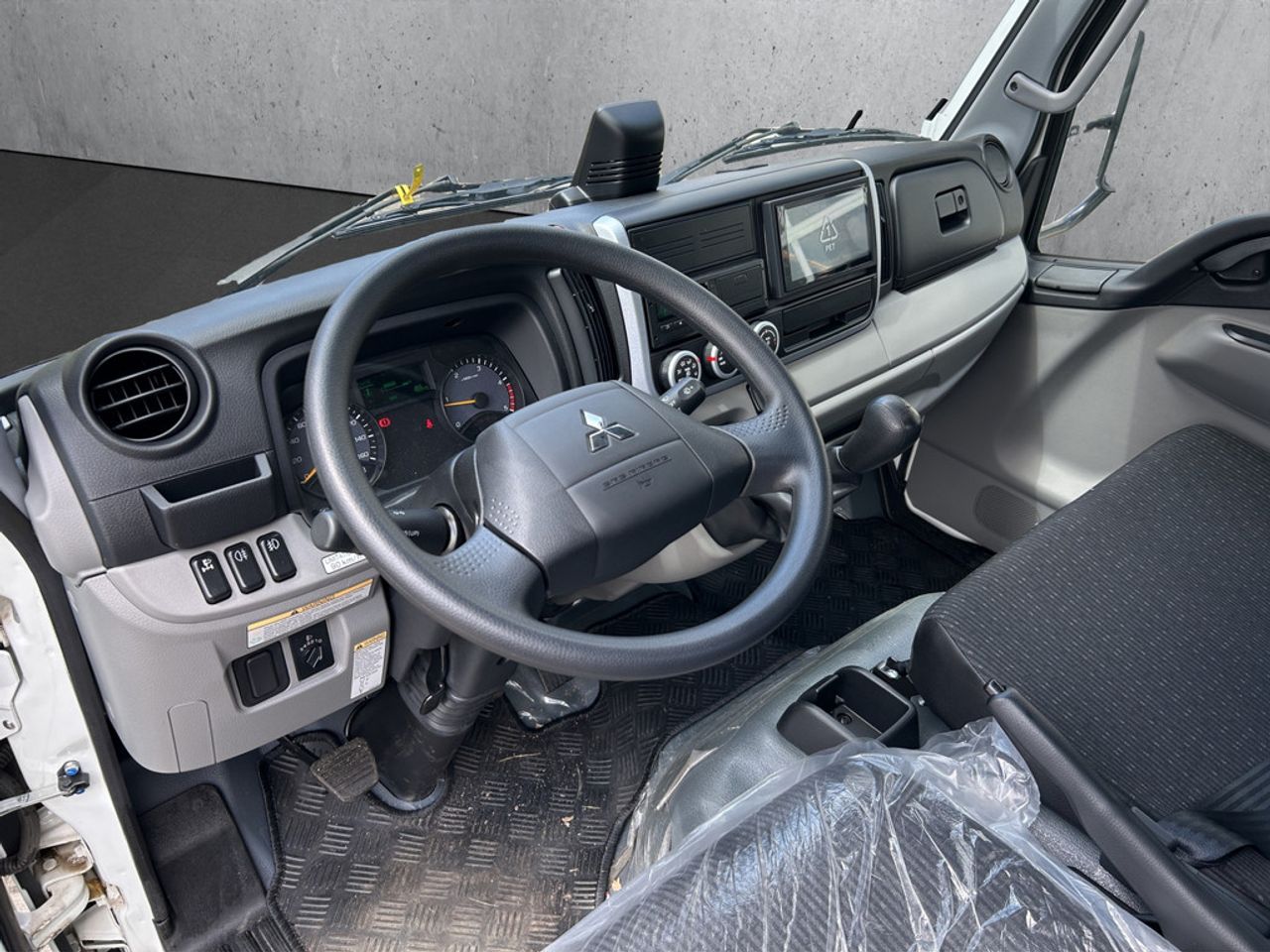 https://csb-strapi-files.fsn1.your-objectstorage.com/inventory-cars/images/c07780beb25ef857fd323bc8952de90f0d372e38/12_1280_1366.jpg