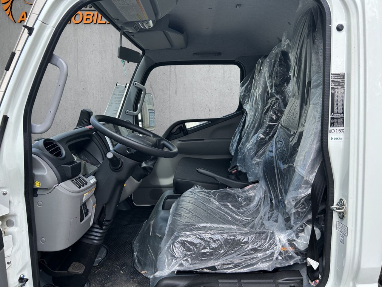 https://csb-strapi-files.fsn1.your-objectstorage.com/inventory-cars/images/c07780beb25ef857fd323bc8952de90f0d372e38/9_1280_9054.jpg