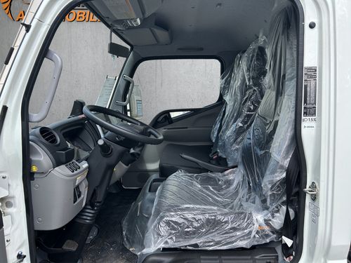 https://csb-strapi-files.fsn1.your-objectstorage.com/inventory-cars/images/c07780beb25ef857fd323bc8952de90f0d372e38/9_500_5555.jpg