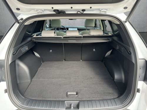 https://csb-strapi-files.fsn1.your-objectstorage.com/inventory-cars/images/c083296c13cfd27bb061b2e1103abb5800b2f828/18_500_2753.jpg