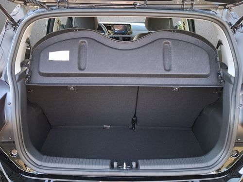 https://csb-strapi-files.fsn1.your-objectstorage.com/inventory-cars/images/c1c19f2030a0750539a4c9576322d56f4a38b281/17_500_3954.jpg