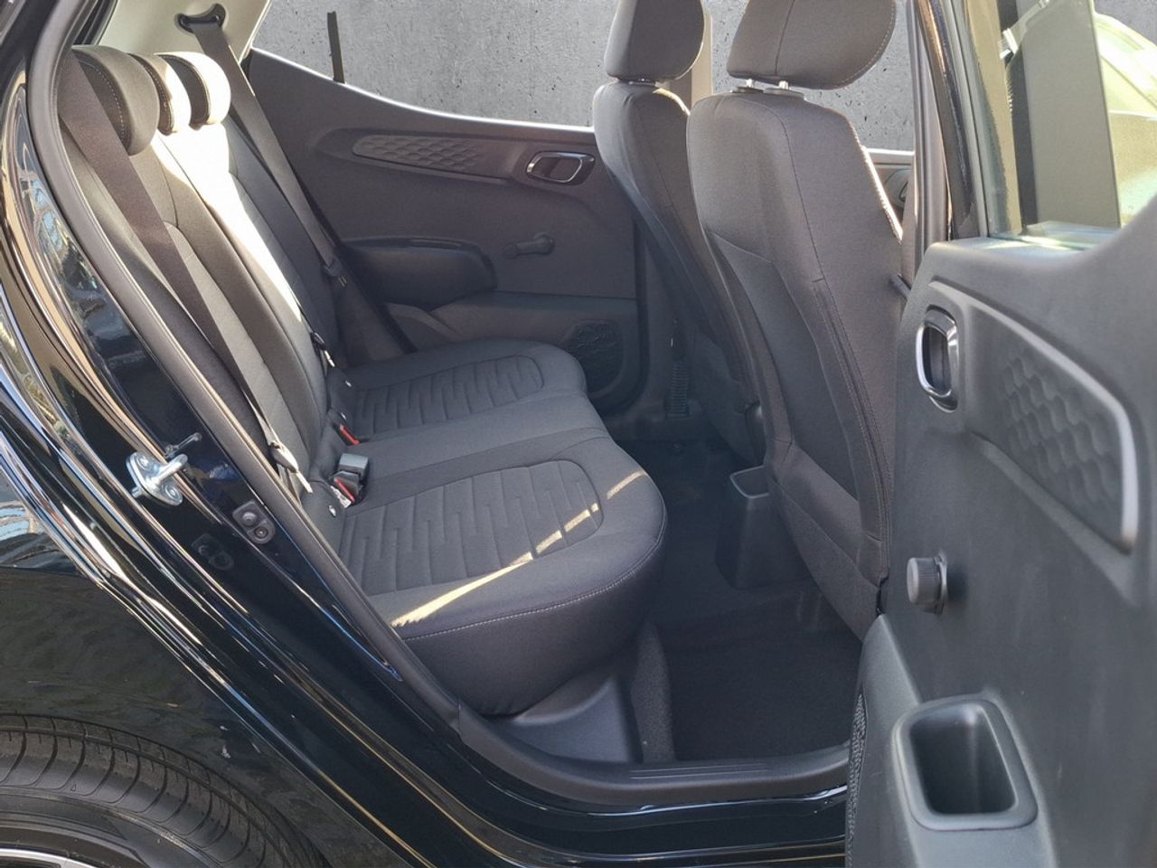 https://csb-strapi-files.fsn1.your-objectstorage.com/inventory-cars/images/c1c19f2030a0750539a4c9576322d56f4a38b281/18_1280_3723.jpg