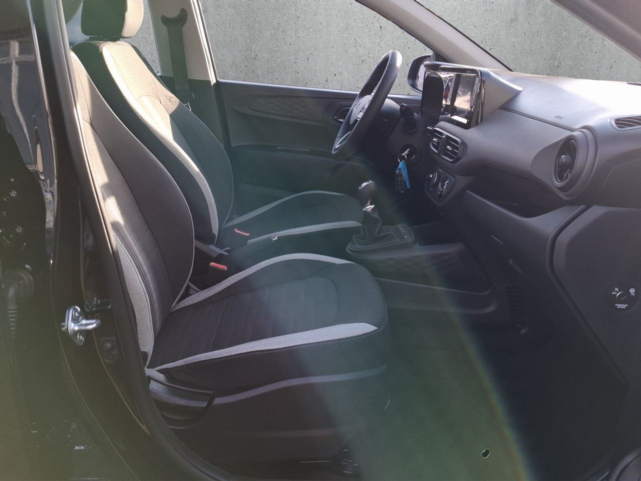 https://csb-strapi-files.fsn1.your-objectstorage.com/inventory-cars/images/c1c19f2030a0750539a4c9576322d56f4a38b281/19_1280_2861.jpg