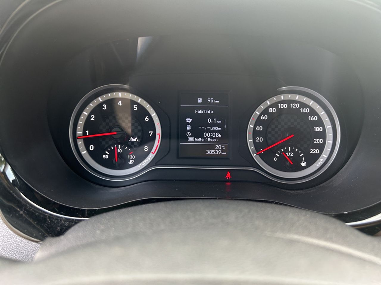 https://csb-strapi-files.fsn1.your-objectstorage.com/inventory-cars/images/c20c123c7c90e984ac098330aade721f3b23e98f/11_1280_1292.jpg