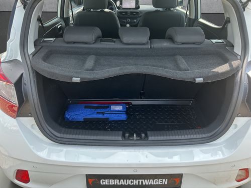 https://csb-strapi-files.fsn1.your-objectstorage.com/inventory-cars/images/c20c123c7c90e984ac098330aade721f3b23e98f/18_500_3160.jpg