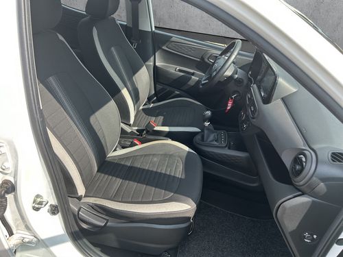 https://csb-strapi-files.fsn1.your-objectstorage.com/inventory-cars/images/c20c123c7c90e984ac098330aade721f3b23e98f/20_500_4181.jpg