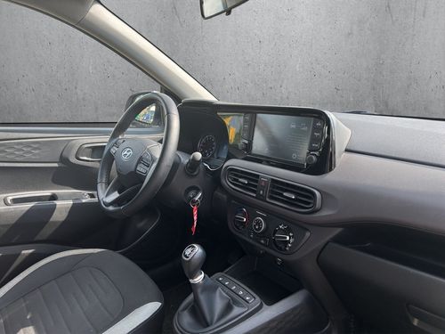 https://csb-strapi-files.fsn1.your-objectstorage.com/inventory-cars/images/c20c123c7c90e984ac098330aade721f3b23e98f/22_500_4210.jpg