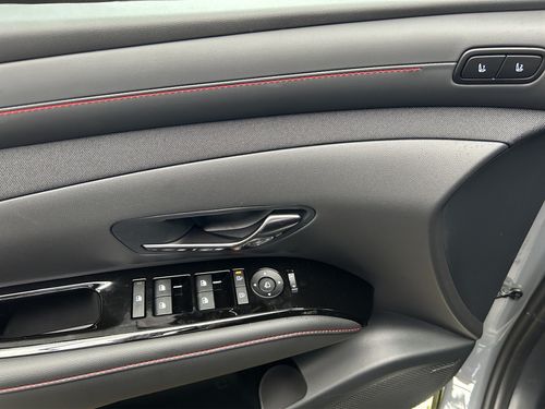 https://csb-strapi-files.fsn1.your-objectstorage.com/inventory-cars/images/c2540c2254bf4a64710a79c6784a24d16ce2607f/11_500_5455.jpg
