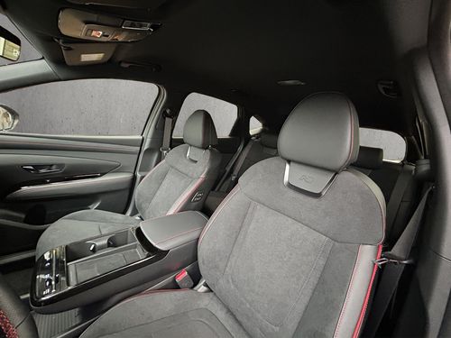 https://csb-strapi-files.fsn1.your-objectstorage.com/inventory-cars/images/c2540c2254bf4a64710a79c6784a24d16ce2607f/12_500_8928.jpg