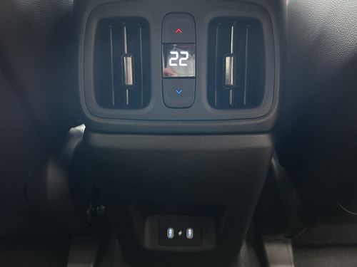 https://csb-strapi-files.fsn1.your-objectstorage.com/inventory-cars/images/c2540c2254bf4a64710a79c6784a24d16ce2607f/32_500_2504.jpg