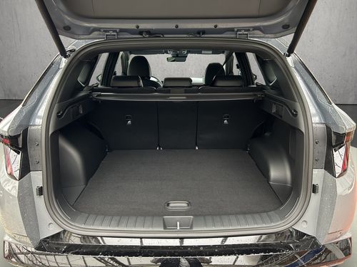 https://csb-strapi-files.fsn1.your-objectstorage.com/inventory-cars/images/c2540c2254bf4a64710a79c6784a24d16ce2607f/5_500_8612.jpg