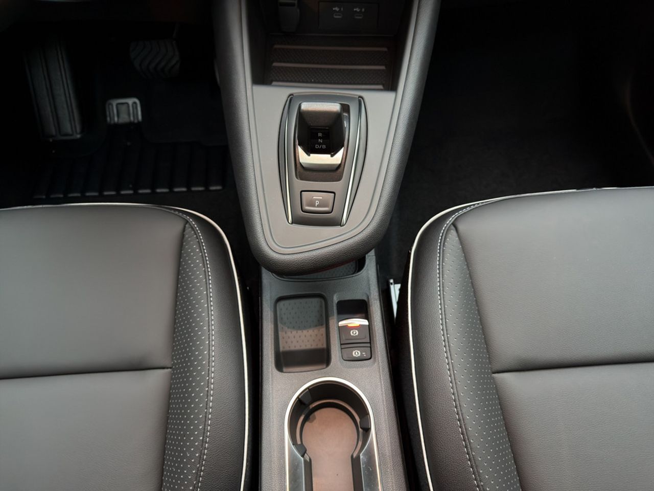 https://csb-strapi-files.fsn1.your-objectstorage.com/inventory-cars/images/c2a7b76d81dd0ae01285d7645dfdd53292de8b22/15_1280_3777.jpg