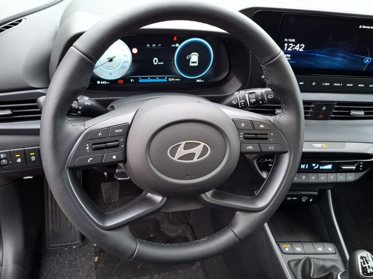 https://csb-strapi-files.fsn1.your-objectstorage.com/inventory-cars/images/c32df7f9635aa5f9b50781ea56df79e4b7c86b74/10_1280_1069.jpg