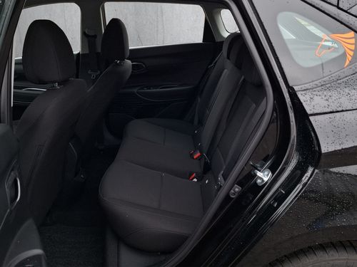 https://csb-strapi-files.fsn1.your-objectstorage.com/inventory-cars/images/c32df7f9635aa5f9b50781ea56df79e4b7c86b74/15_500_5936.jpg