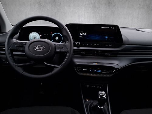 https://csb-strapi-files.fsn1.your-objectstorage.com/inventory-cars/images/c32df7f9635aa5f9b50781ea56df79e4b7c86b74/17_500_8640.jpg