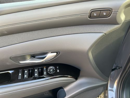 https://csb-strapi-files.fsn1.your-objectstorage.com/inventory-cars/images/c3665ce2cd1d96b3e73a7b21c358ef0b56155970/13_500_3699.jpg