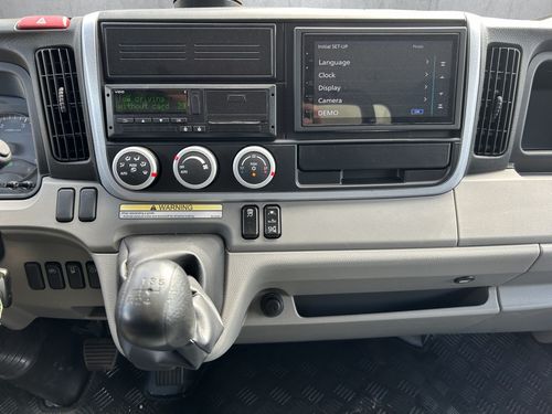 https://csb-strapi-files.fsn1.your-objectstorage.com/inventory-cars/images/c37eb363f6f516ba2d9fa2d120cacbafeb7f21dc/13_500_6659.jpg