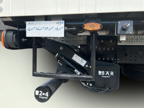 https://csb-strapi-files.fsn1.your-objectstorage.com/inventory-cars/images/c37eb363f6f516ba2d9fa2d120cacbafeb7f21dc/18_500_4961.jpg